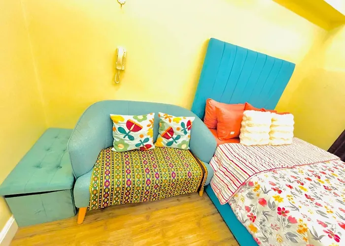 In Guest - Peaceful Retreat In - Guest With Balcony Gjestgiverier
